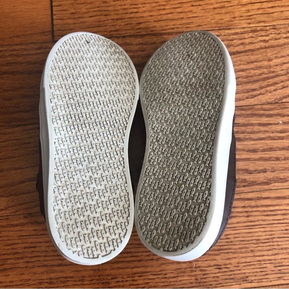 Oshkosh B’Gosh Cilan Closed Toe Casual Brown White Sandals Toddler Boy’s Size 12 - Picture 5 of 6